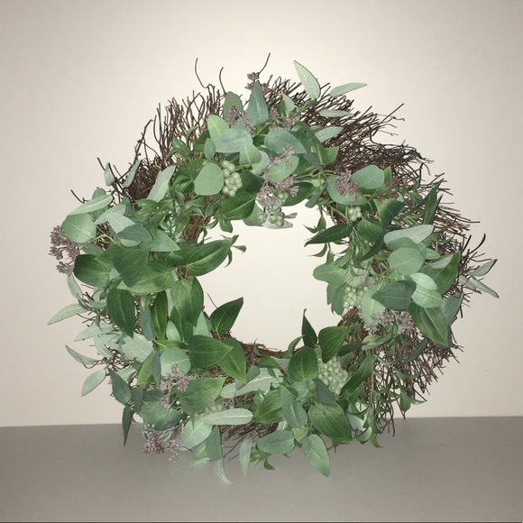 Farmhouse Decor Eucalyptus Green Wreath - Picture 1 of 2